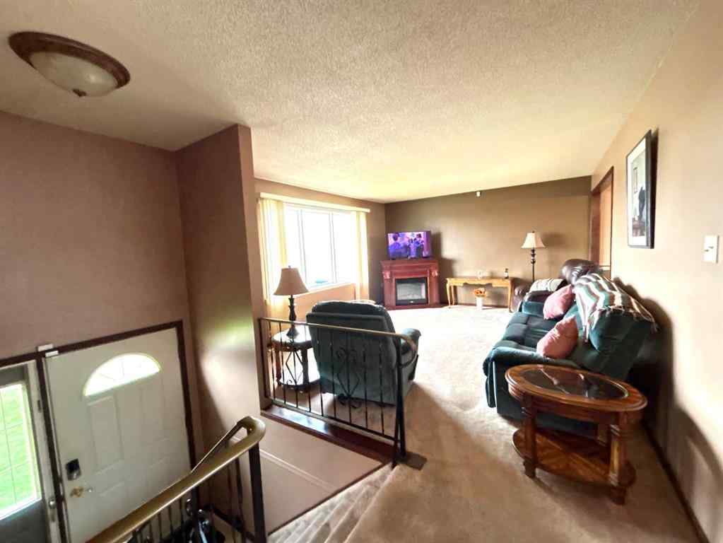 MLS® A2264572 - 1923 Crestwood Drive SE in Crestwood-Norwood Medicine Hat, Residential