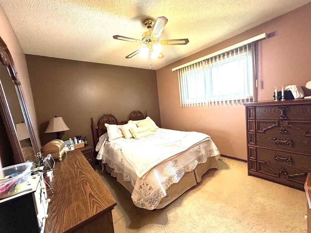 MLS® A2264572 - 1923 Crestwood Drive SE in Crestwood-Norwood Medicine Hat, Residential