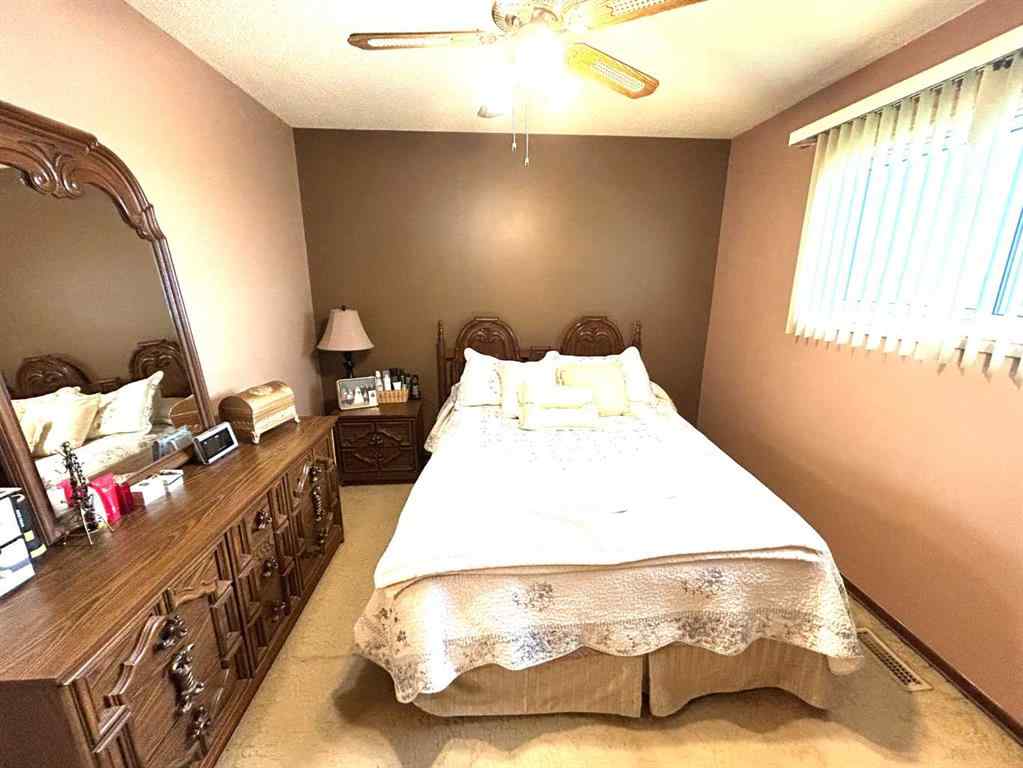 MLS® A2264572 - 1923 Crestwood Drive SE in Crestwood-Norwood Medicine Hat, Residential