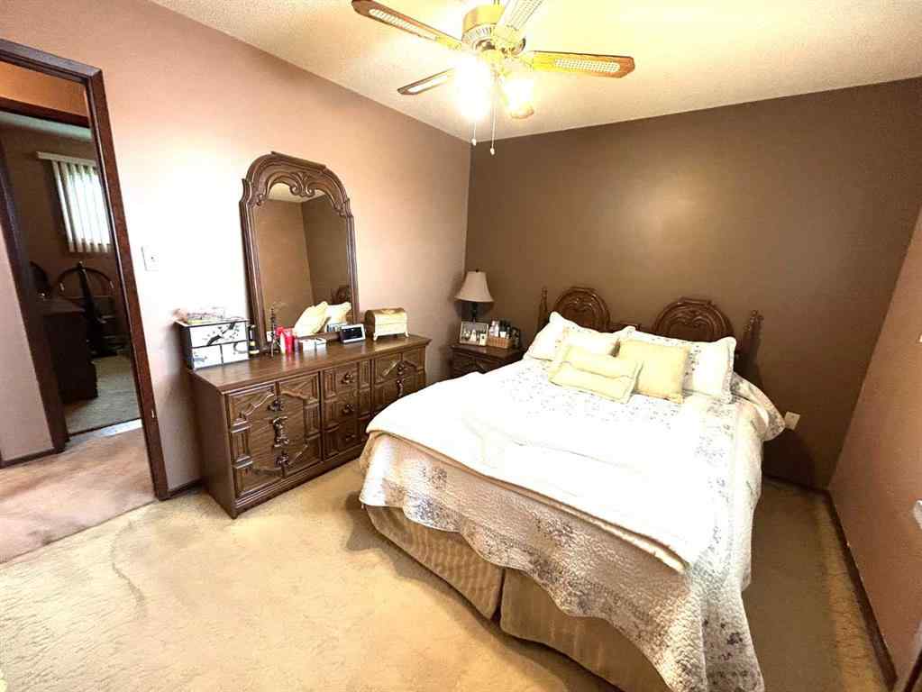 MLS® A2264572 - 1923 Crestwood Drive SE in Crestwood-Norwood Medicine Hat, Residential