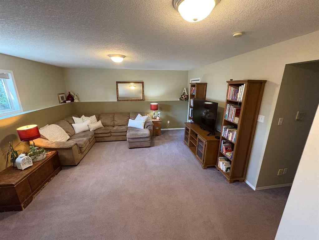 MLS® A2264578 - 167 Mt Rundle Road W in Mountain Heights Lethbridge, Residential