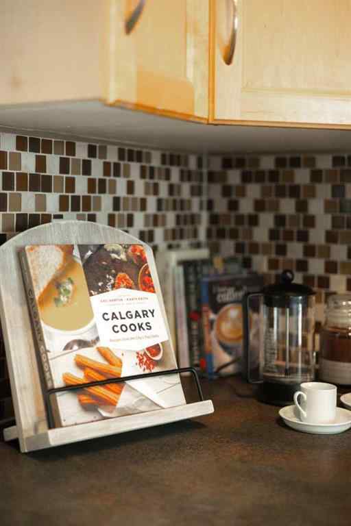 MLS® A2264586 - 126 Everhollow Heights SW in Evergreen Calgary, Residential