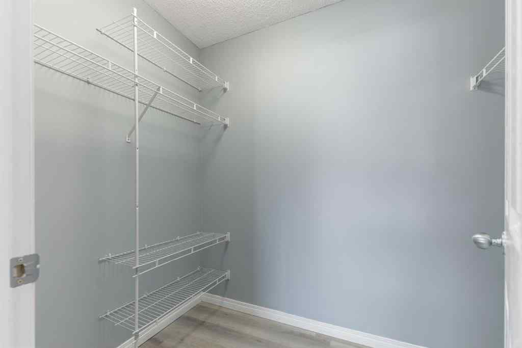 MLS® A2264586 - 126 Everhollow Heights SW in Evergreen Calgary, Residential