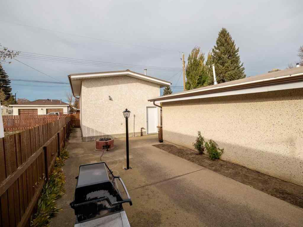 MLS® A2264587 - 5906 55 Street  in NONE Taber, Residential
