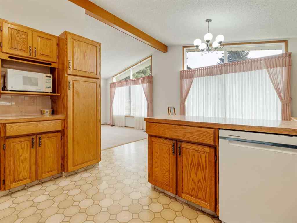 MLS® A2264587 - 5906 55 Street  in NONE Taber, Residential