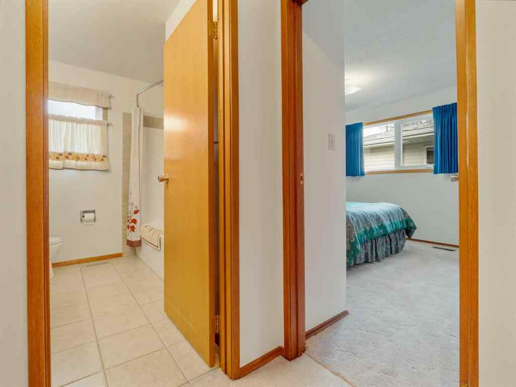 MLS® A2264587 - 5906 55 Street  in NONE Taber, Residential