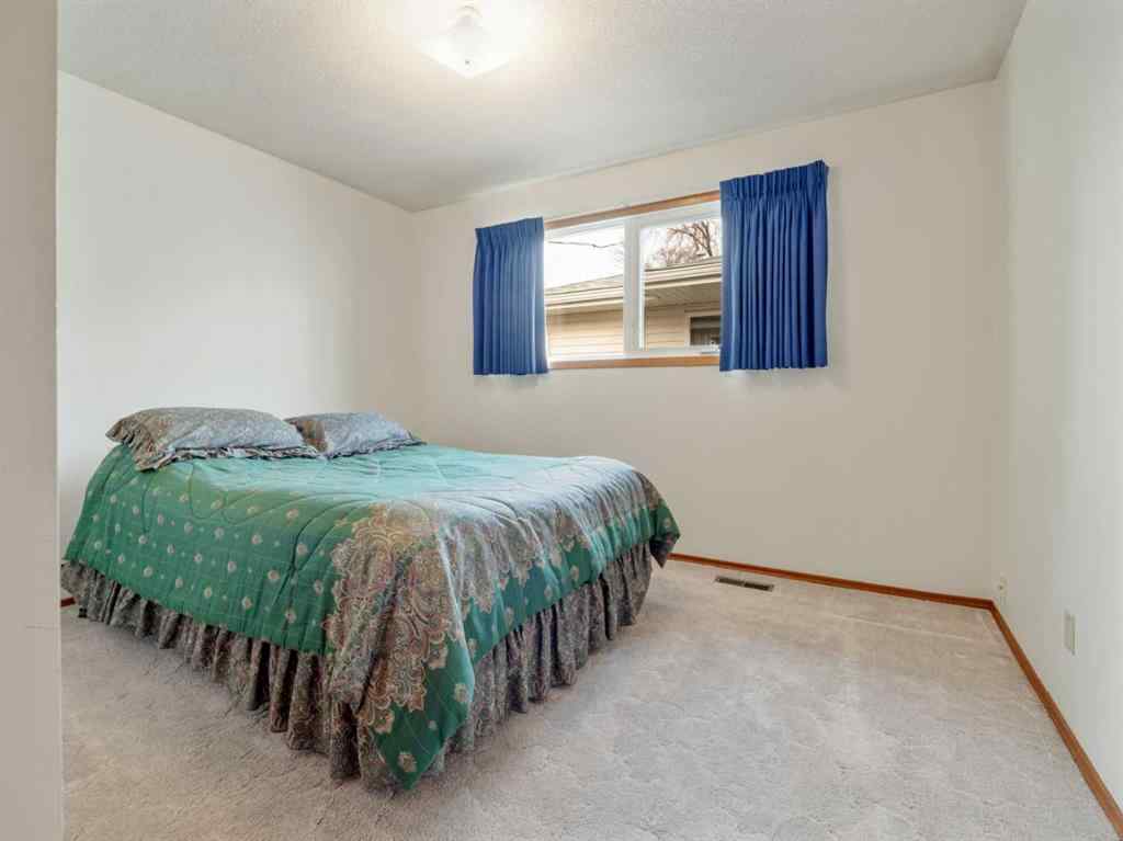 MLS® A2264587 - 5906 55 Street  in NONE Taber, Residential