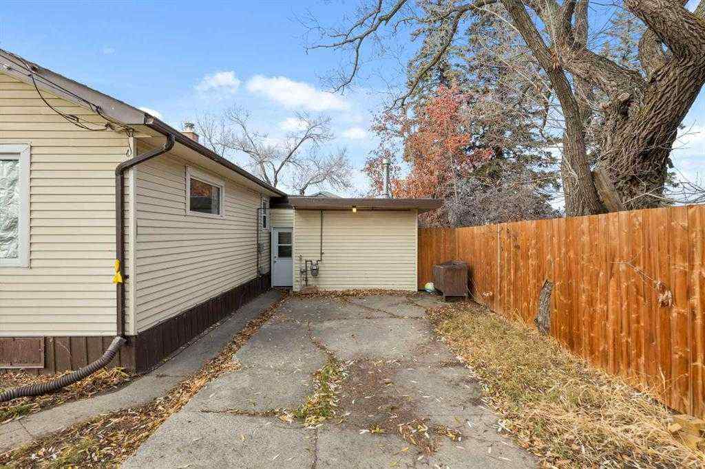 MLS® A2264588 - 4609 47 Avenue   in NONE Olds, Residential
