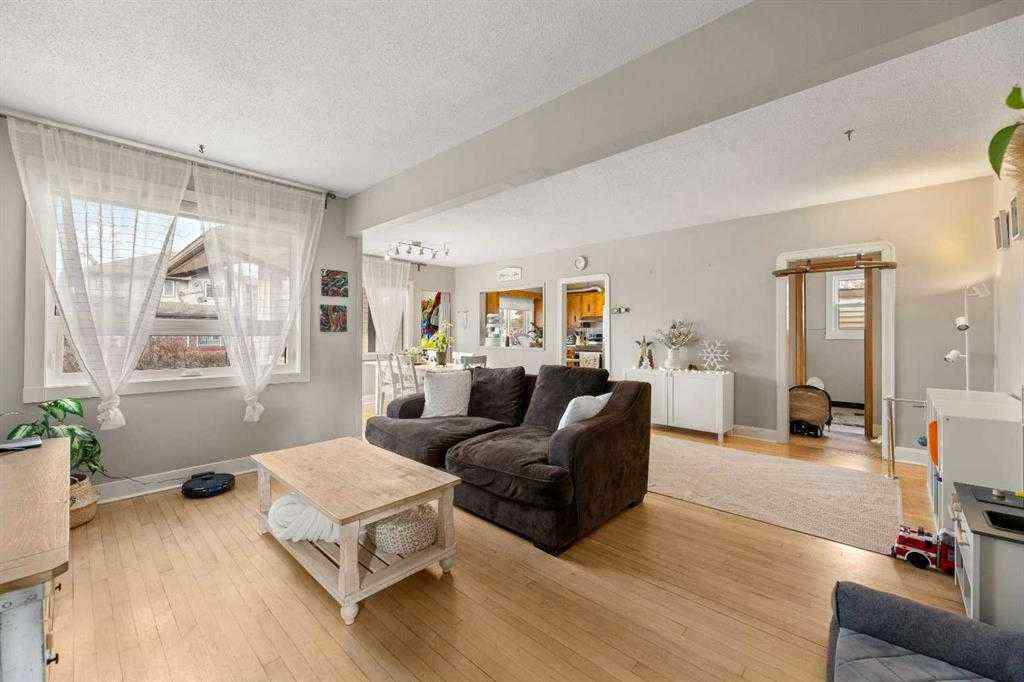 MLS® A2264588 - 4609 47 Avenue   in NONE Olds, Residential