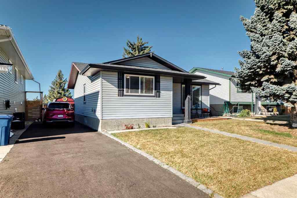 MLS® A2264590 - 67 Sandstone Crescent SE in Summerhill Airdrie, Residential