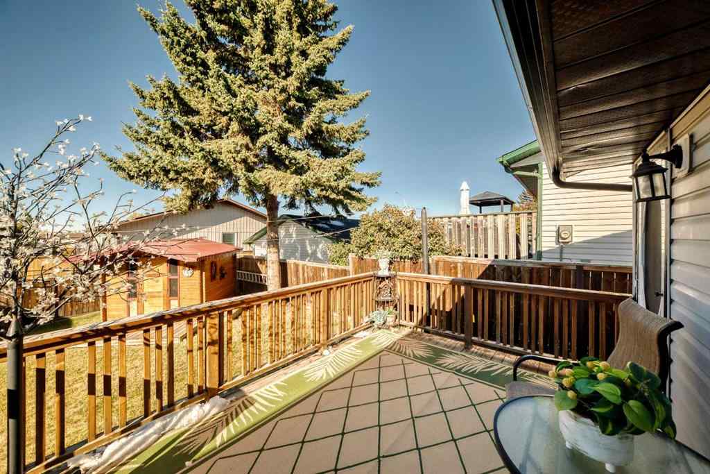 MLS® A2264590 - 67 Sandstone Crescent SE in Summerhill Airdrie, Residential