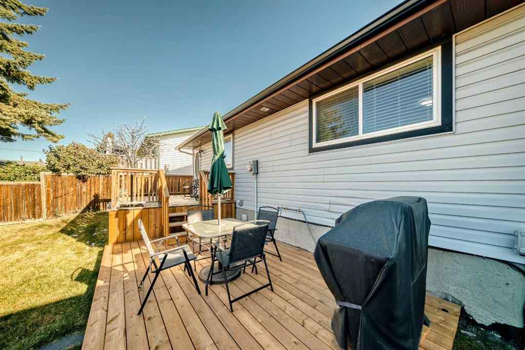 MLS® A2264590 - 67 Sandstone Crescent SE in Summerhill Airdrie, Residential