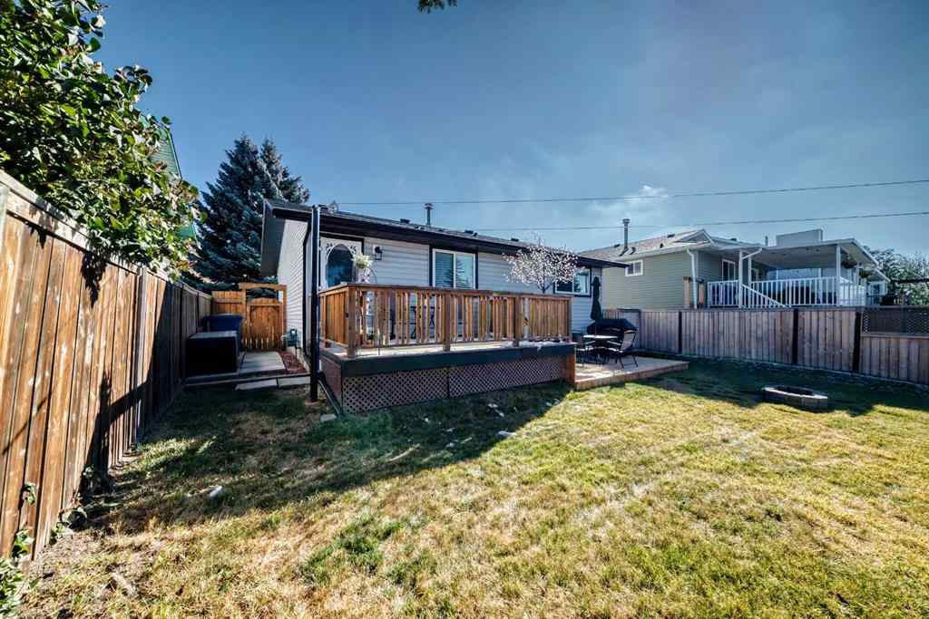 MLS® A2264590 - 67 Sandstone Crescent SE in Summerhill Airdrie, Residential