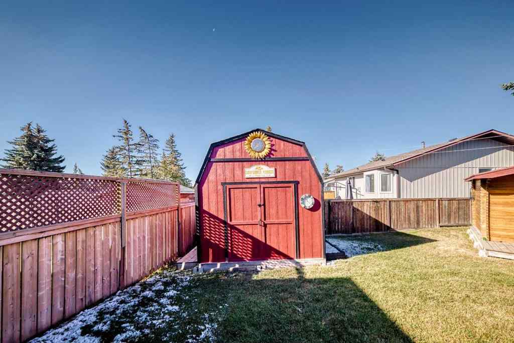 MLS® A2264590 - 67 Sandstone Crescent SE in Summerhill Airdrie, Residential