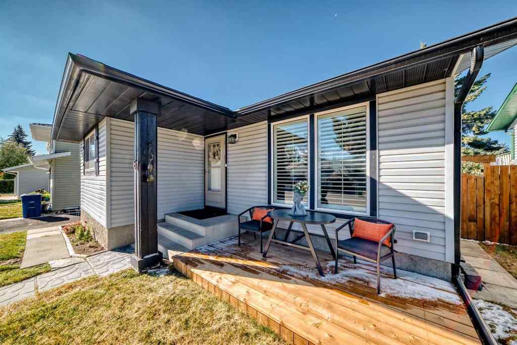 MLS® A2264590 - 67 Sandstone Crescent SE in Summerhill Airdrie, Residential