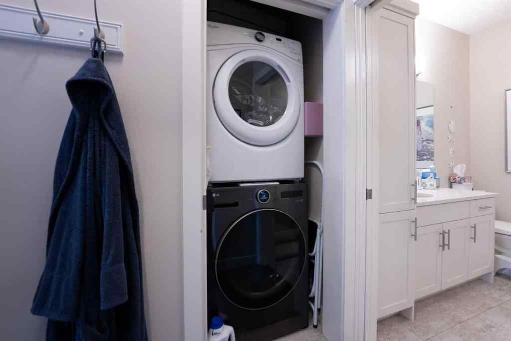 MLS® A2264593 - Unit #4 59 Aquitania Circle W in The Crossings Lethbridge, Residential