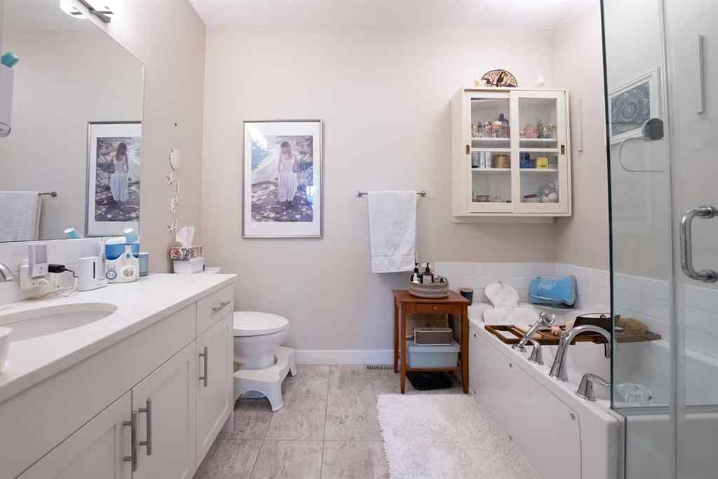 MLS® A2264593 - Unit #4 59 Aquitania Circle W in The Crossings Lethbridge, Residential