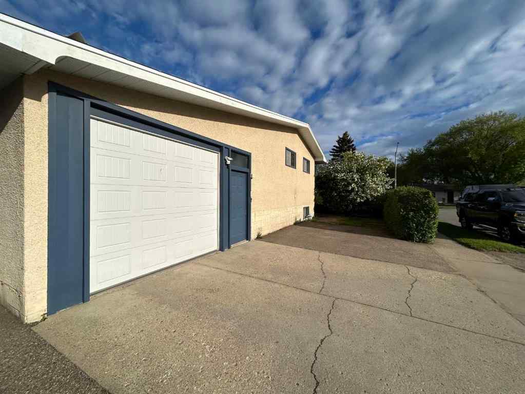 MLS® A2264594 - 5210 Waghorn   in NONE Blackfalds, Residential