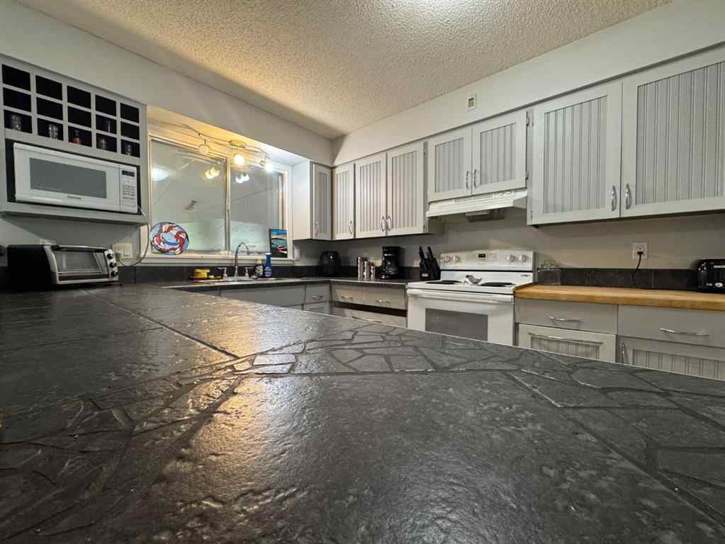 MLS® A2264594 - 5210 Waghorn   in NONE Blackfalds, Residential