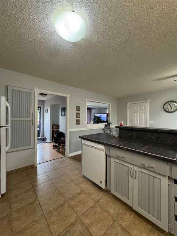 MLS® A2264594 - 5210 Waghorn   in NONE Blackfalds, Residential