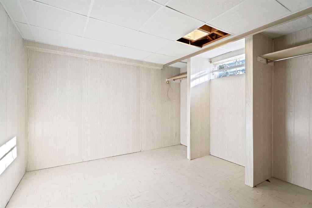 MLS® A2264598 - 5316 Thorncliffe Drive NW in Thorncliffe Calgary, Residential