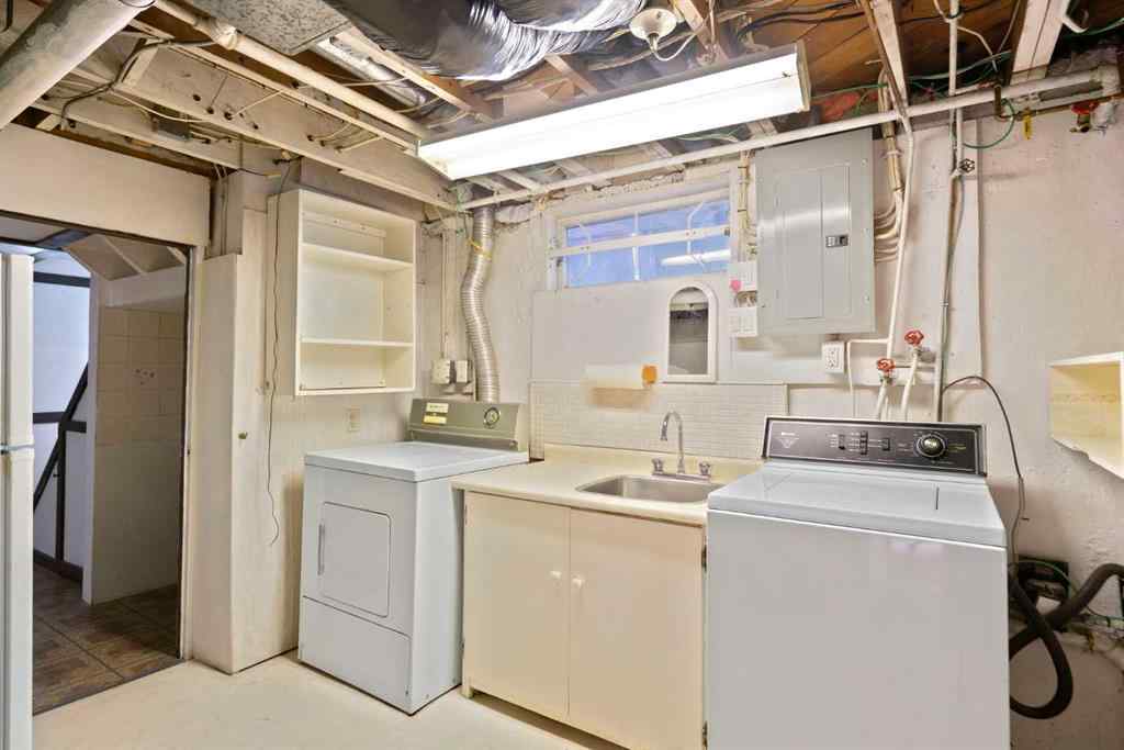 MLS® A2264598 - 5316 Thorncliffe Drive NW in Thorncliffe Calgary, Residential