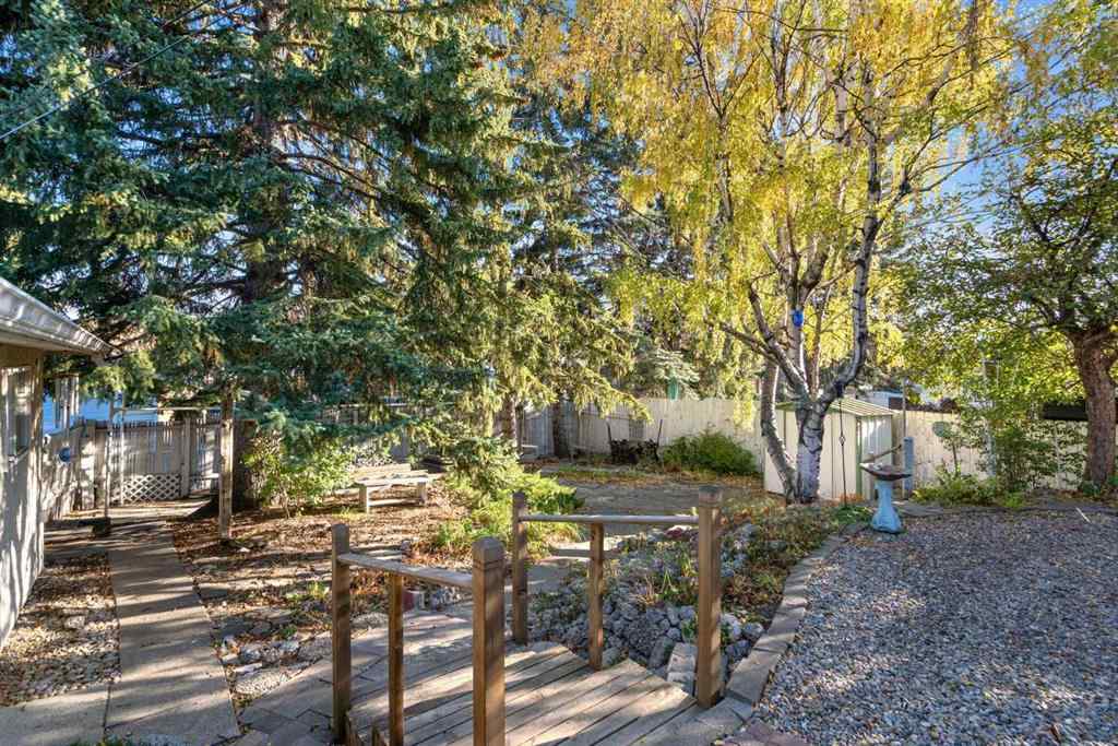 MLS® A2264598 - 5316 Thorncliffe Drive NW in Thorncliffe Calgary, Residential