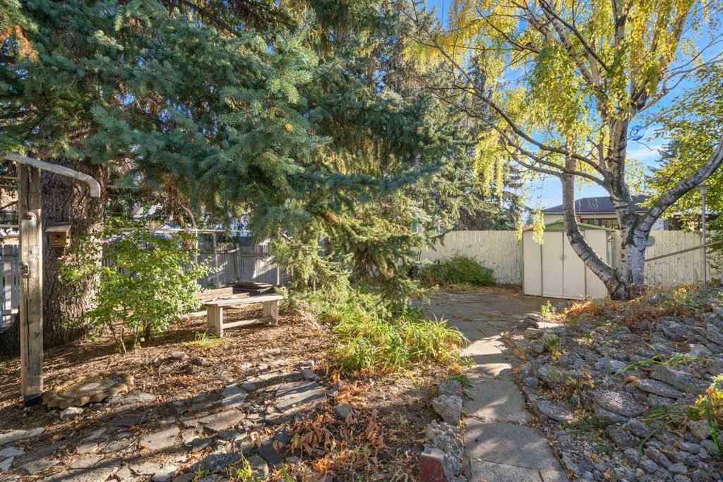 MLS® A2264598 - 5316 Thorncliffe Drive NW in Thorncliffe Calgary, Residential