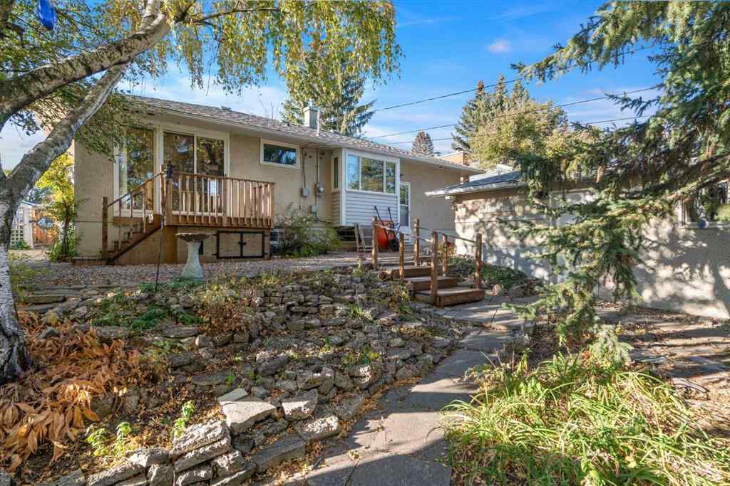 MLS® A2264598 - 5316 Thorncliffe Drive NW in Thorncliffe Calgary, Residential