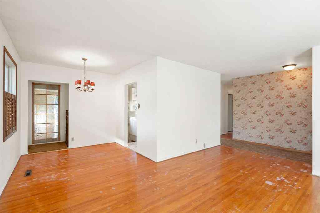 MLS® A2264598 - 5316 Thorncliffe Drive NW in Thorncliffe Calgary, Residential