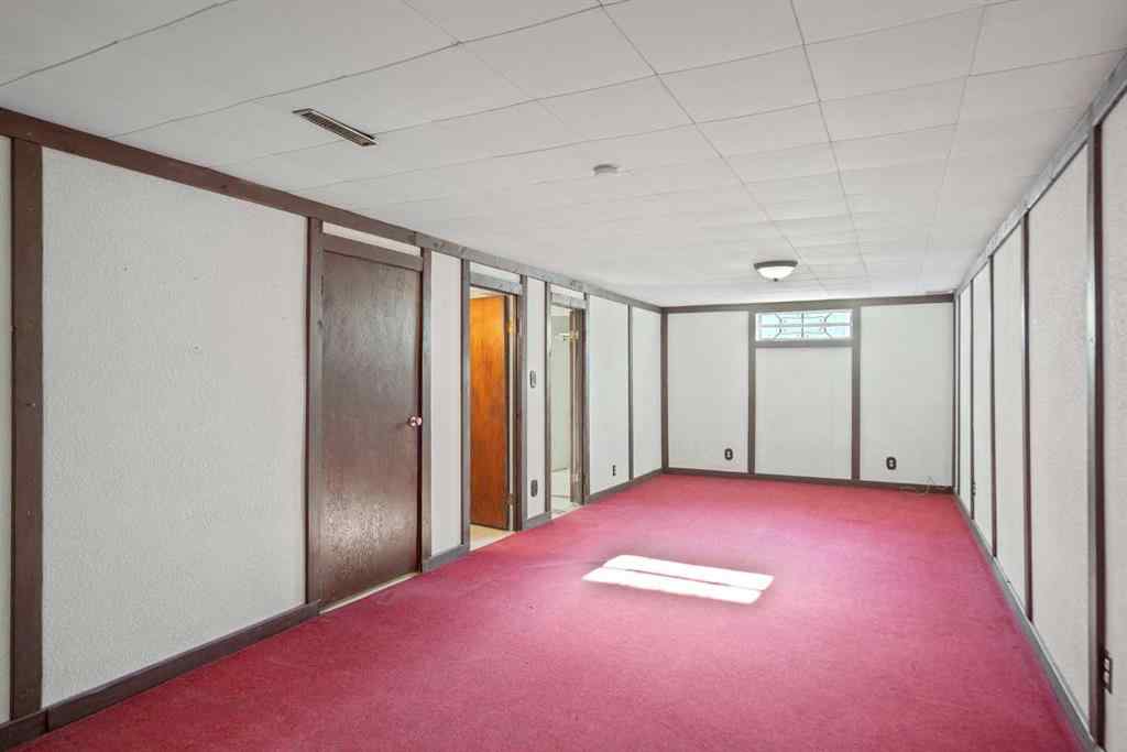 MLS® A2264598 - 5316 Thorncliffe Drive NW in Thorncliffe Calgary, Residential