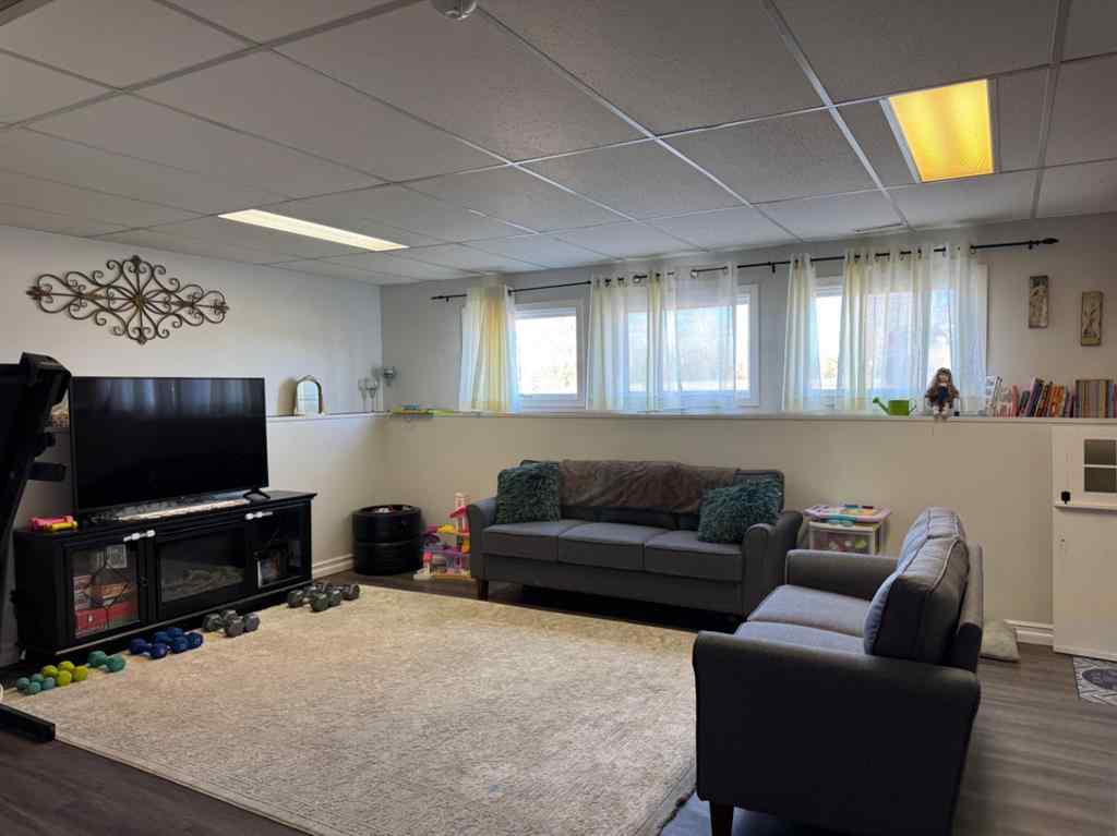 MLS® A2264606 - 11632 120 Avenue Close  in NONE Fairview, Residential