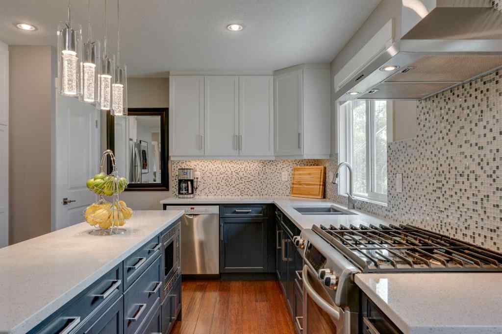 MLS® A2264619 - 2444 45 Street SE in Forest Lawn Calgary, Residential