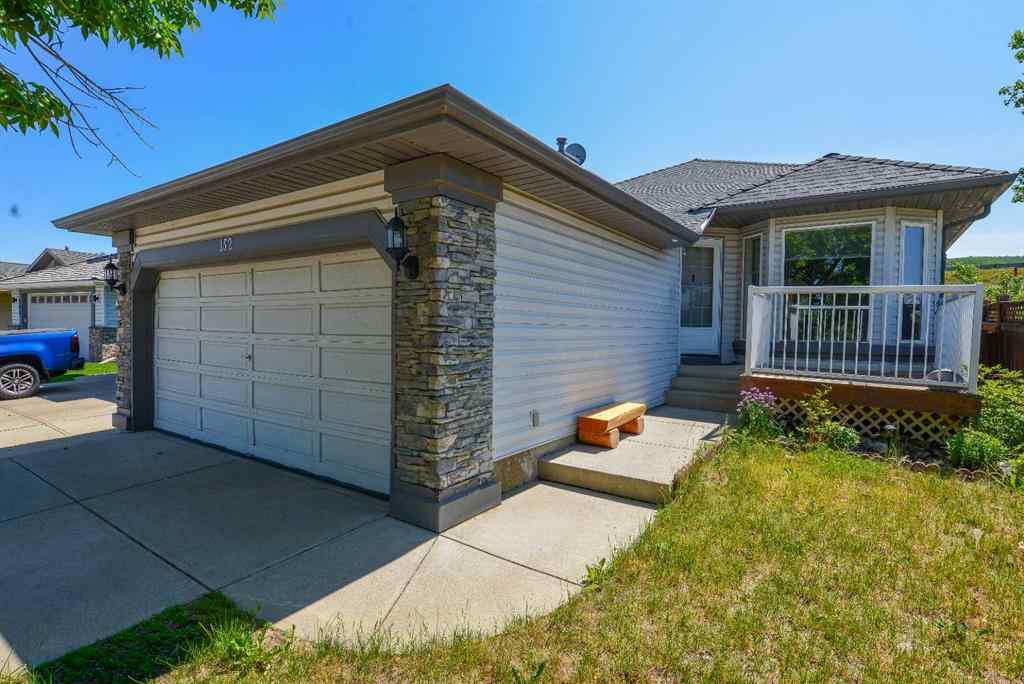 MLS® A2264621 - 152 Valley Meadow Close NW in Valley Ridge Calgary, Residential