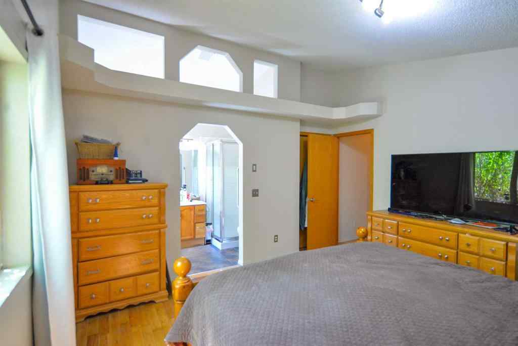 MLS® A2264621 - 152 Valley Meadow Close NW in Valley Ridge Calgary, Residential