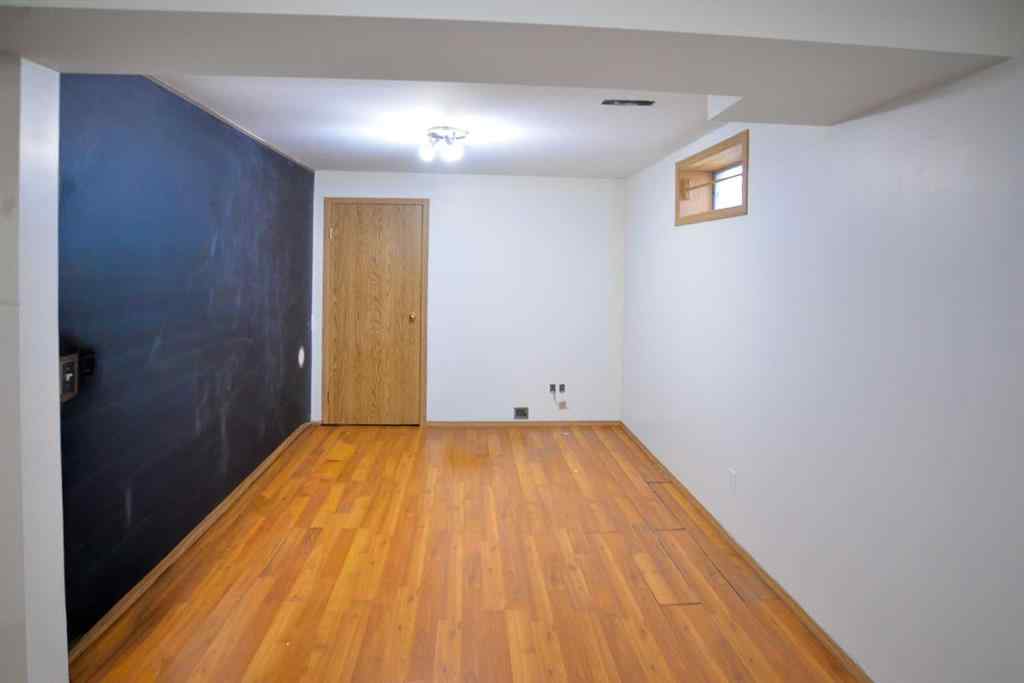 MLS® A2264621 - 152 Valley Meadow Close NW in Valley Ridge Calgary, Residential