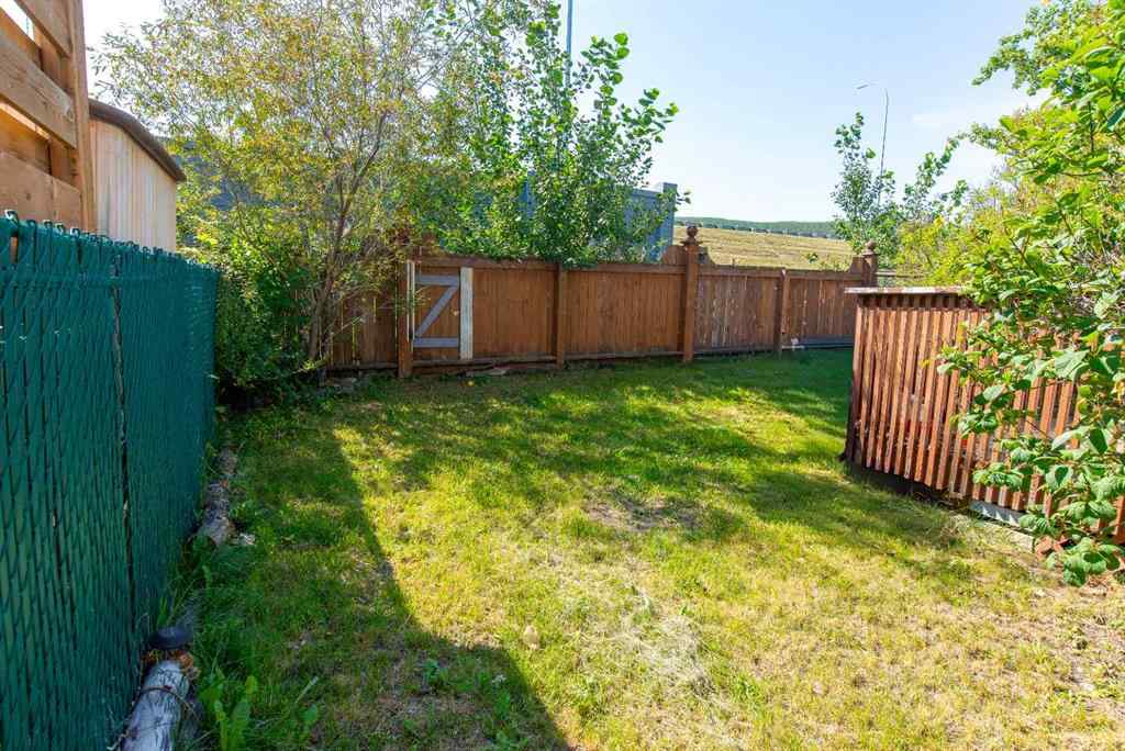 MLS® A2264621 - 152 Valley Meadow Close NW in Valley Ridge Calgary, Residential