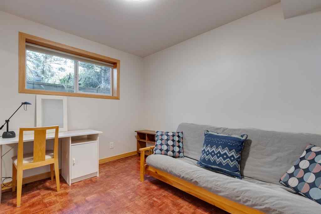 MLS® A2264635 - 2712 Crawford Road NW in Charleswood Calgary, Residential