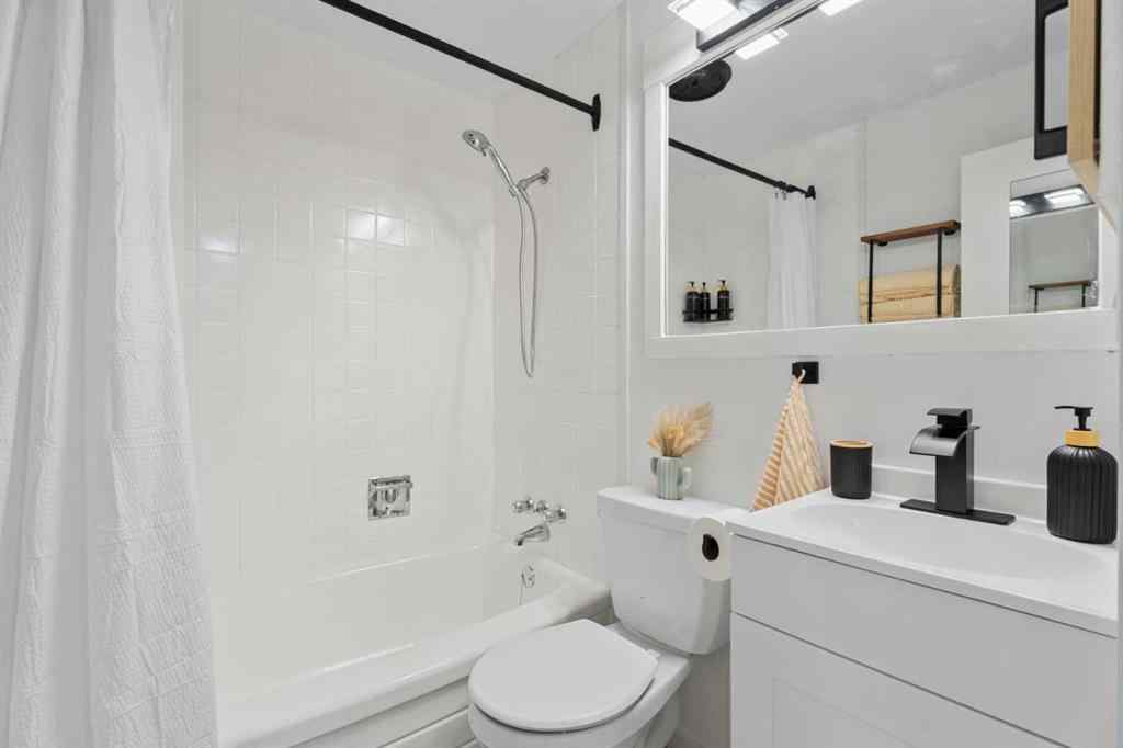 MLS® A2264637 - Unit #2 1530 26 Avenue SW in Bankview Calgary, Residential