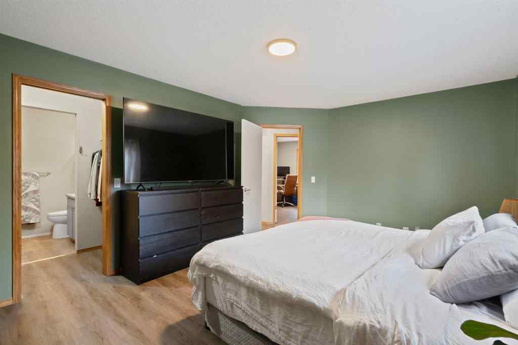 MLS® A2264639 - 132 Arbour Ridge Way NW in Arbour Lake Calgary, Residential