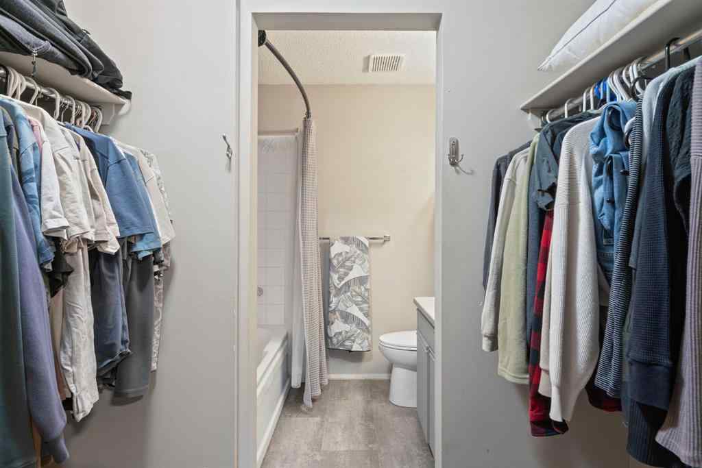 MLS® A2264639 - 132 Arbour Ridge Way NW in Arbour Lake Calgary, Residential