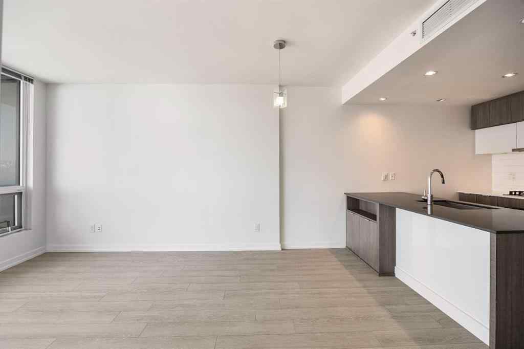 MLS® A2264645 - Unit #503 128 2 Street SW in Chinatown Calgary, Residential