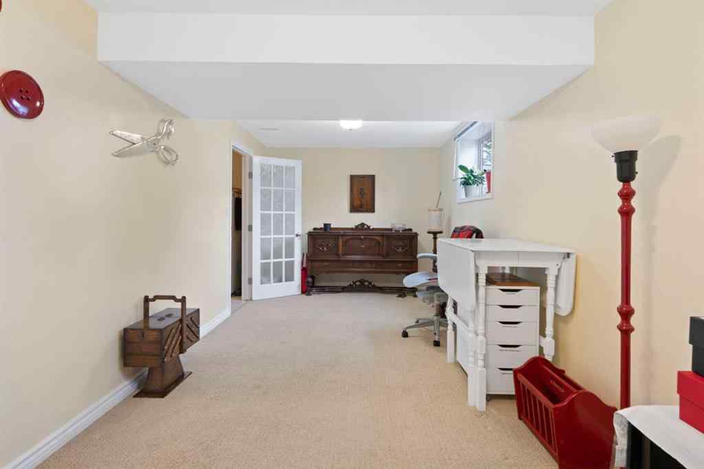 MLS® A2264652 - 9632 Oakcliffe Drive SW in Oakridge Calgary, Residential