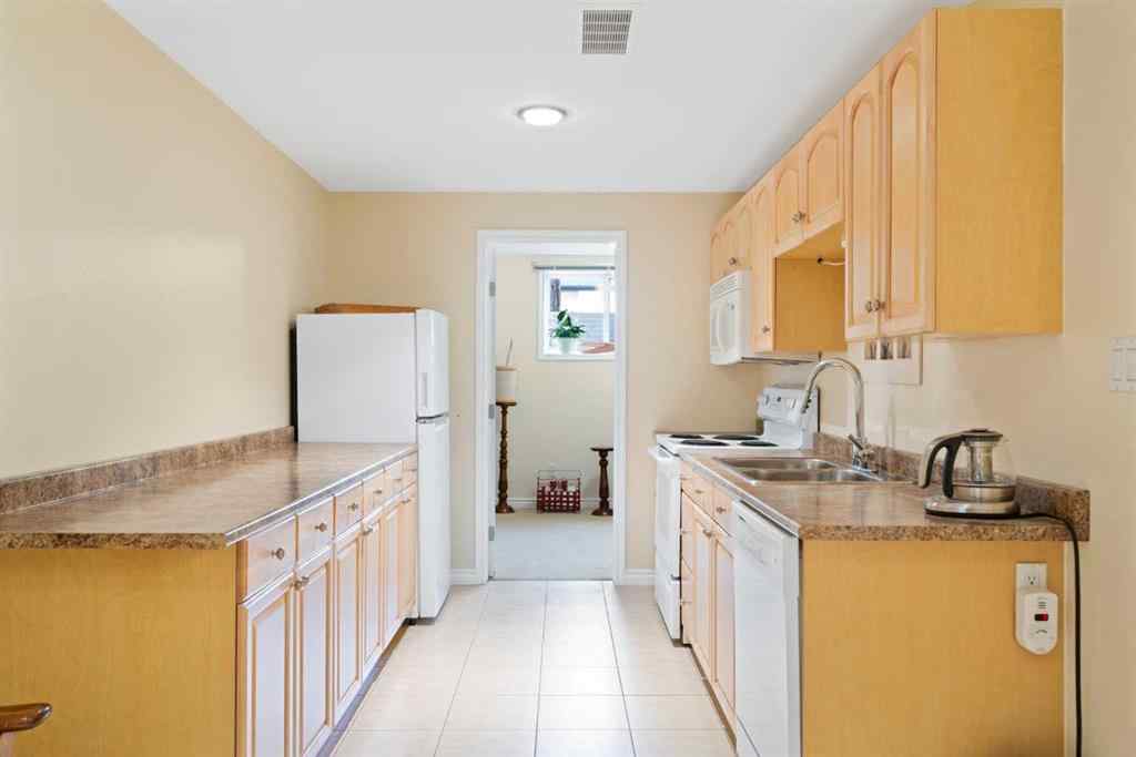 MLS® A2264652 - 9632 Oakcliffe Drive SW in Oakridge Calgary, Residential