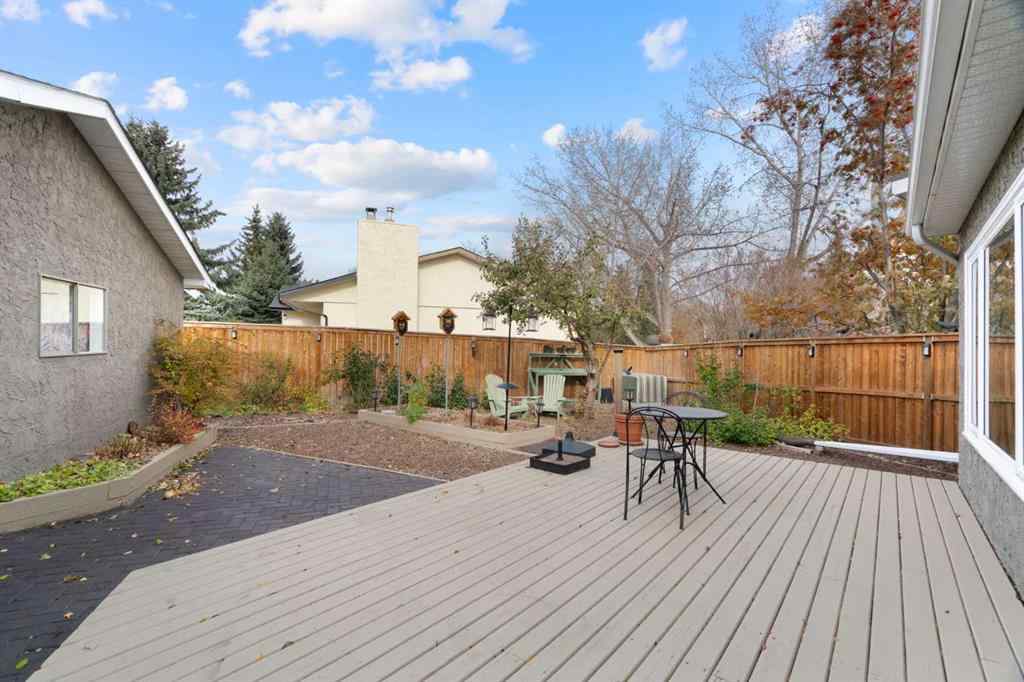 MLS® A2264652 - 9632 Oakcliffe Drive SW in Oakridge Calgary, Residential