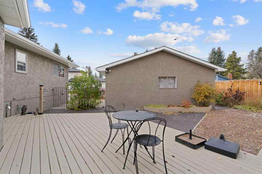 MLS® A2264652 - 9632 Oakcliffe Drive SW in Oakridge Calgary, Residential