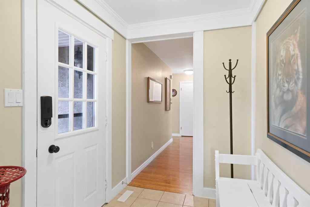 MLS® A2264652 - 9632 Oakcliffe Drive SW in Oakridge Calgary, Residential