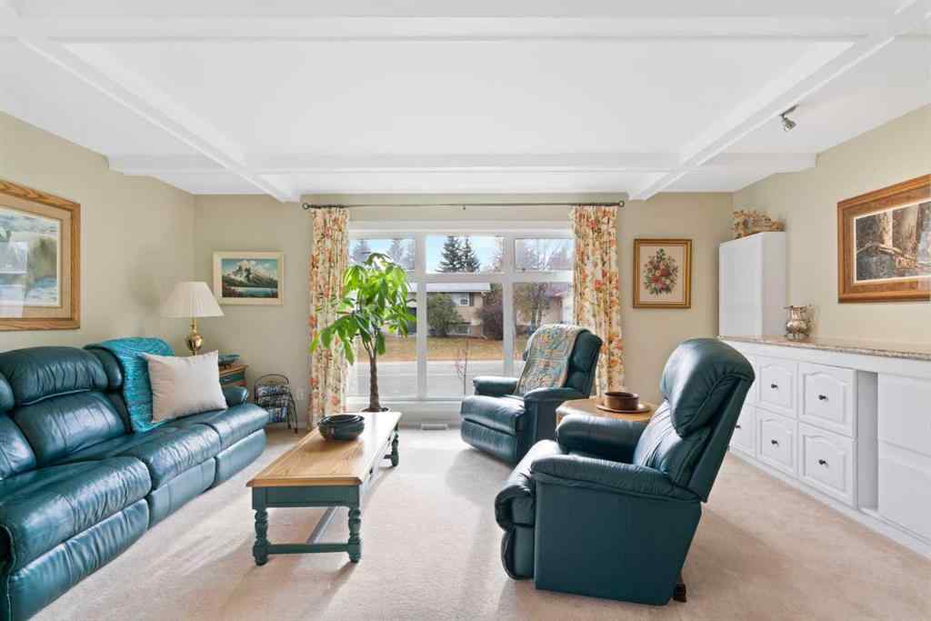 MLS® A2264652 - 9632 Oakcliffe Drive SW in Oakridge Calgary, Residential