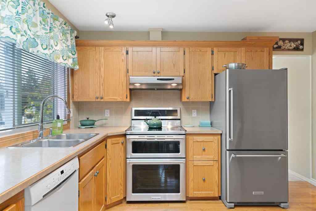 MLS® A2264652 - 9632 Oakcliffe Drive SW in Oakridge Calgary, Residential