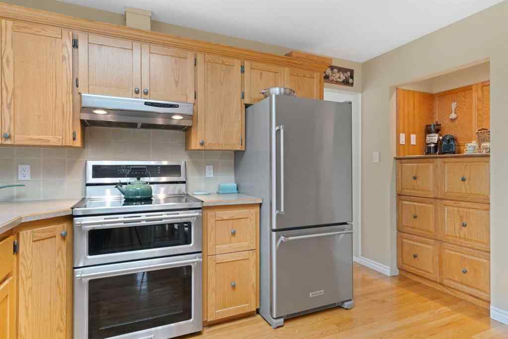 MLS® A2264652 - 9632 Oakcliffe Drive SW in Oakridge Calgary, Residential